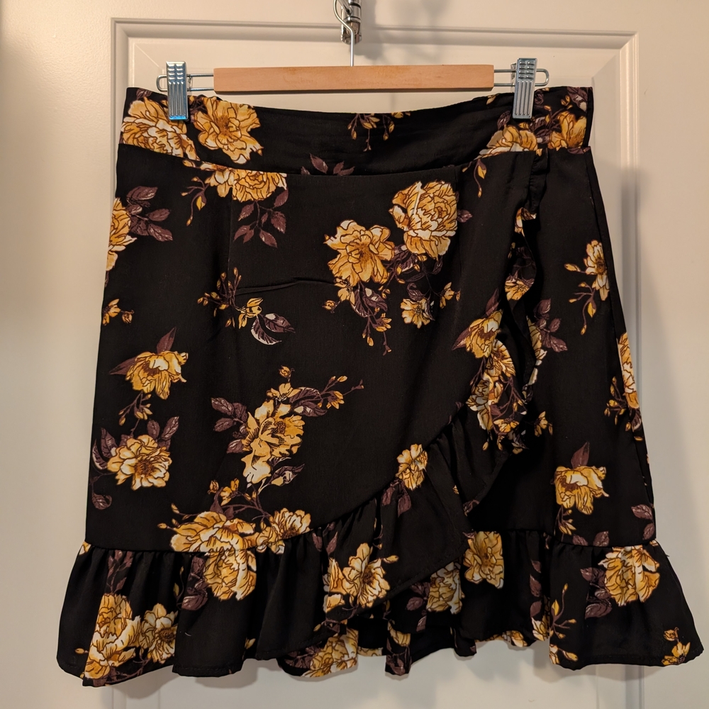 Ardene Black and Gold Ruffled Wrap Mini Skirt